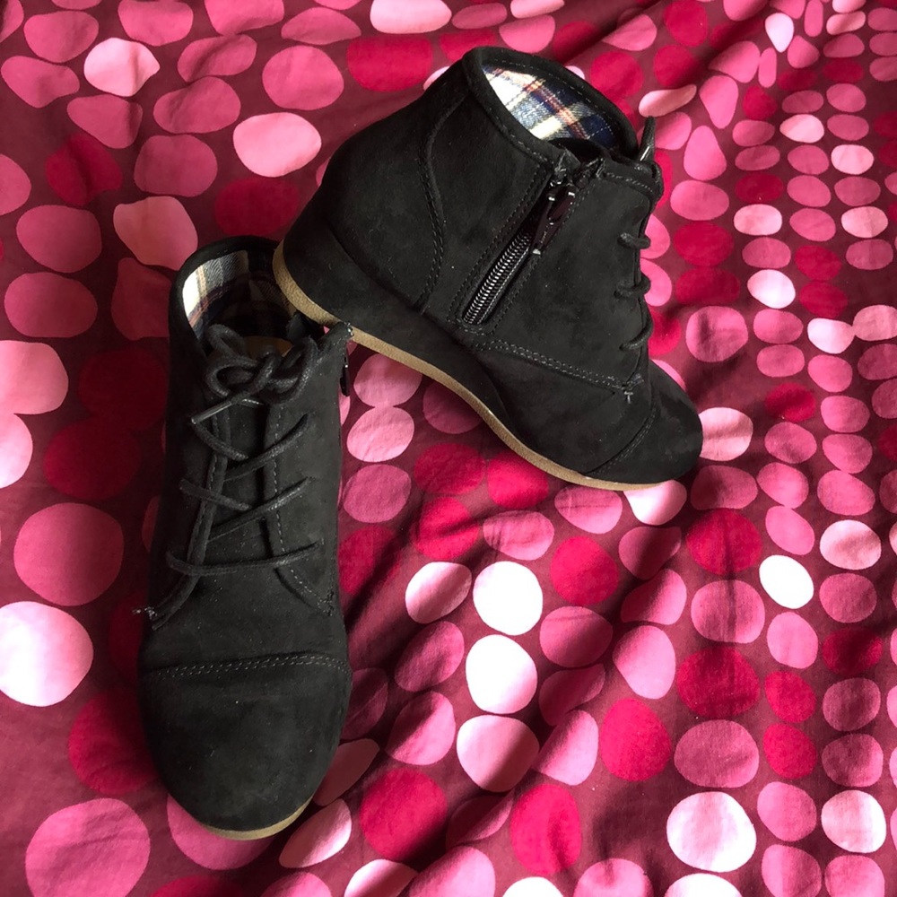 WORN ONCE  booties. Girls Size 2.
